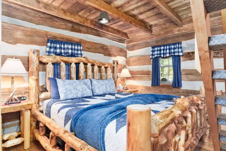 Blue Log Cabin F4958