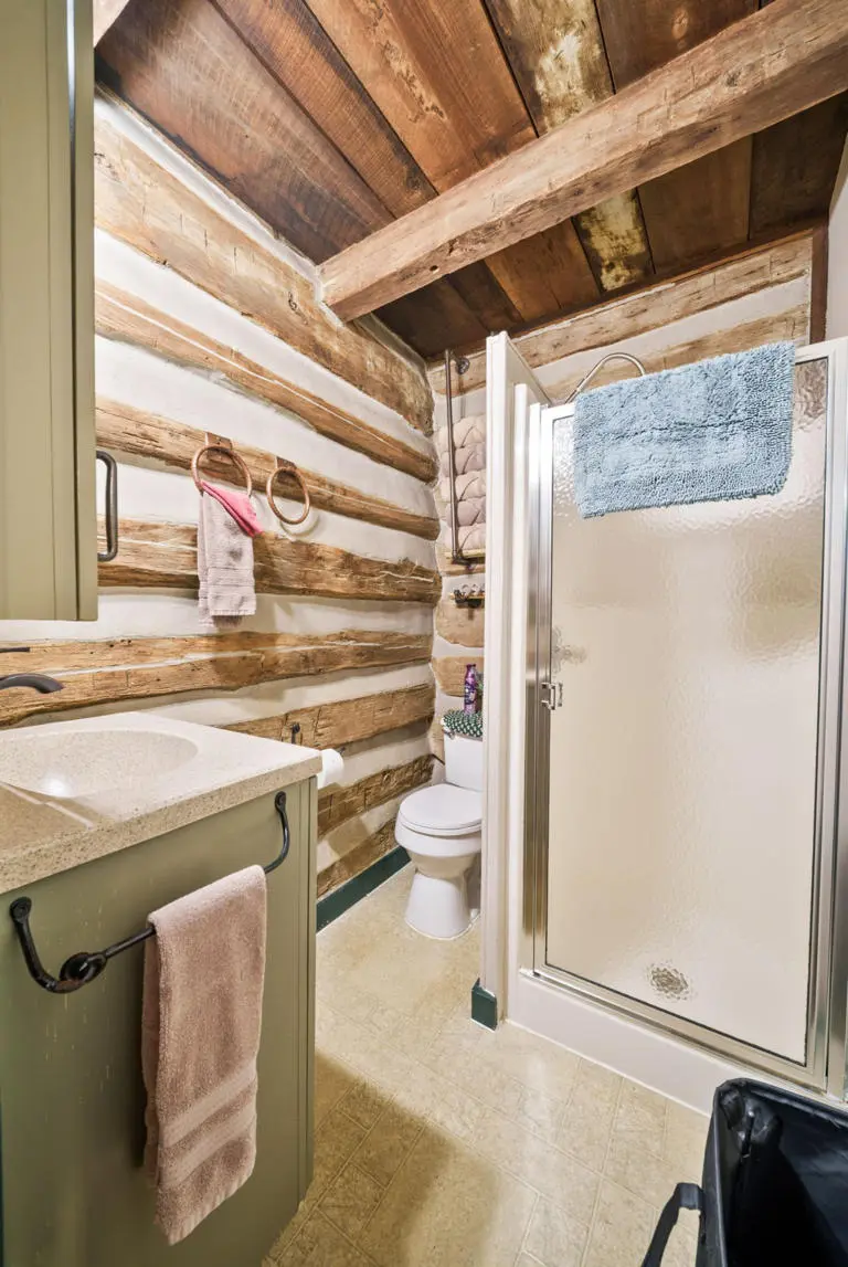 Green Log Cabin 7C583 Green Log Cabin 7C583